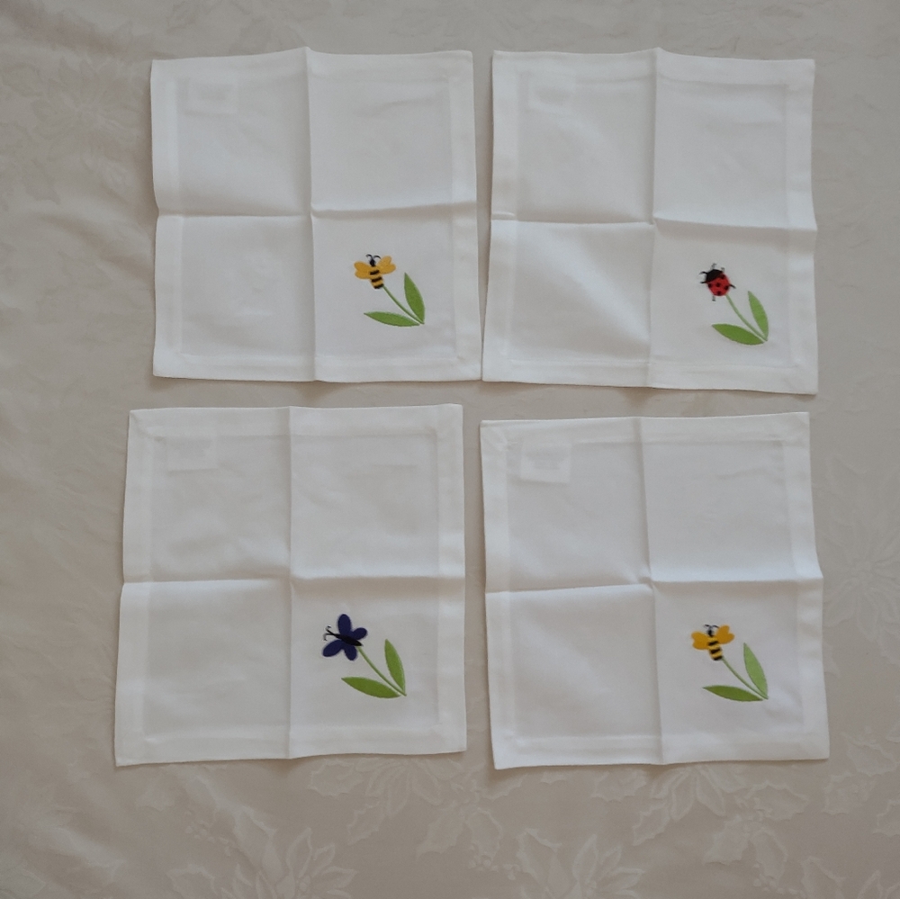Crate&Barrel White Napkins with Embroidered Bees and Flowers - Picture 7 of 9